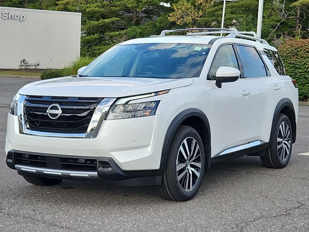2025 Nissan Pathfinder Platinum 4WD