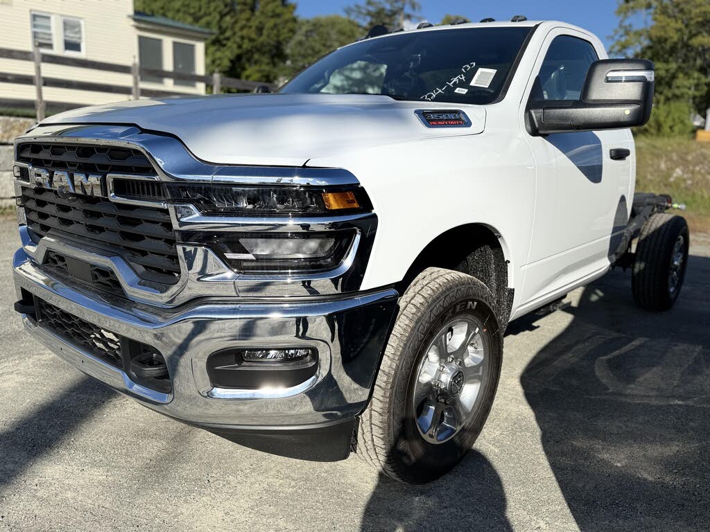 2025 RAM 3500 Chassis Tradesman Regular Cab 4WD
