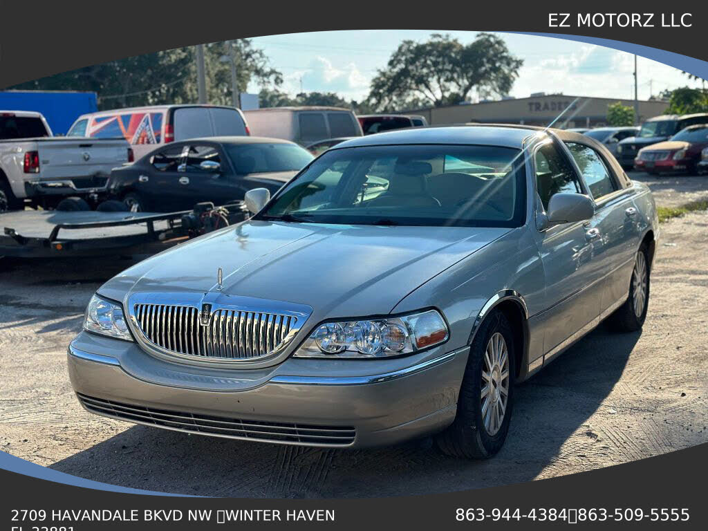 2004 Lincoln Town Car Signature