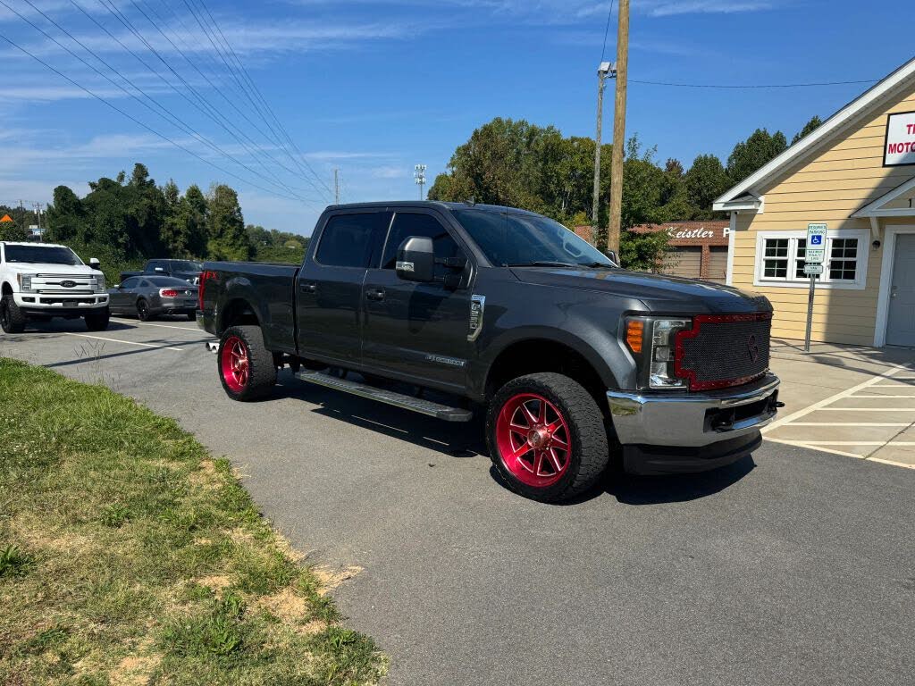2019 Ford F-250 Super Duty Lariat Crew Cab 4WD