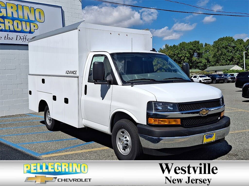 2025 Chevrolet Express Chassis 3500 Cutaway 139