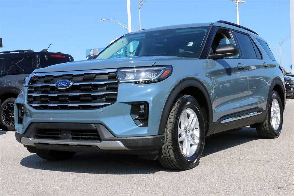 2025 Ford Explorer Active RWD