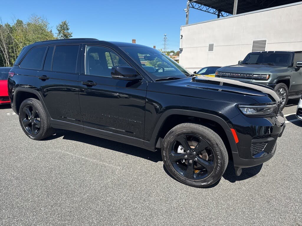 2023 Jeep Grand Cherokee Altitude 4WD