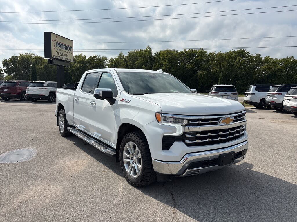 2024 Chevrolet Silverado 1500 LTZ Crew Cab 4WD