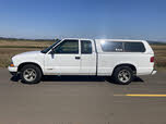 Chevrolet S-10 LS Extended Cab RWD