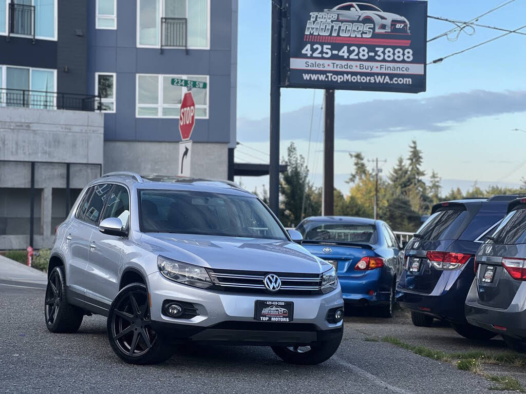 2013 Volkswagen Tiguan SE 4Motion with Sunroof and Navigation