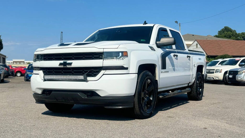 2018 Chevrolet Silverado 1500 Custom Crew Cab 4WD