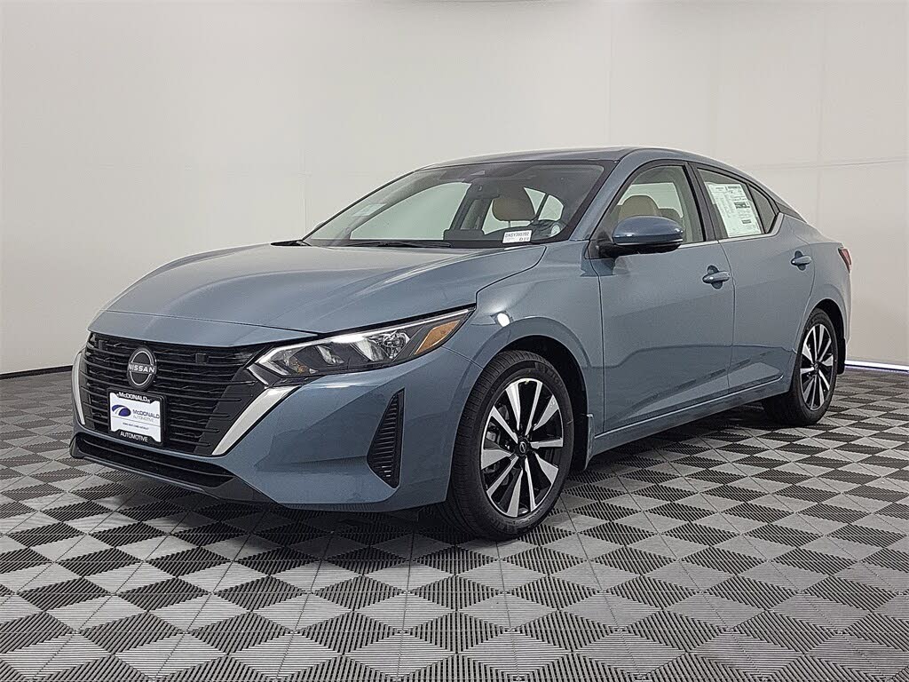 2025 Nissan Sentra SV FWD