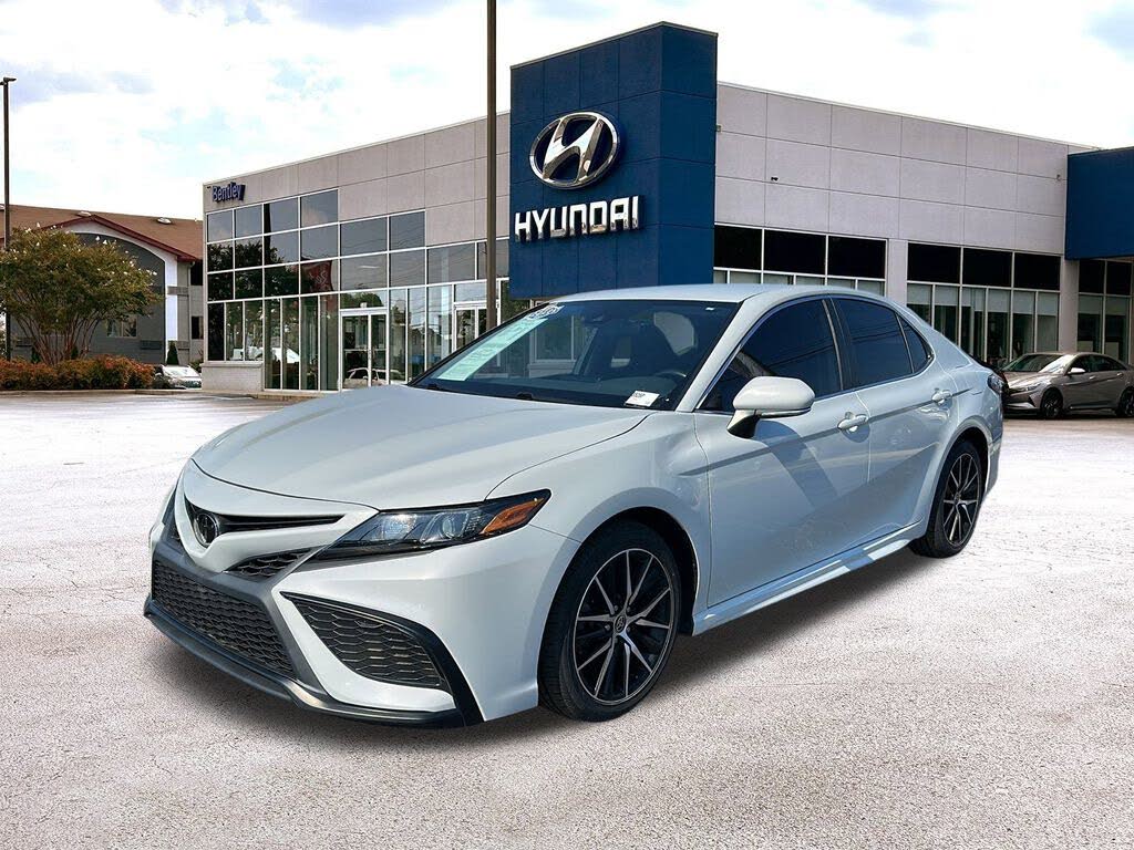 2023 Toyota Camry SE FWD
