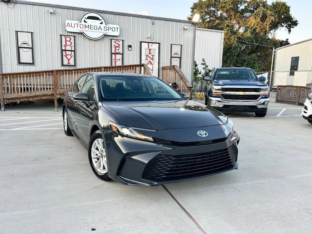 2025 Toyota Camry LE FWD