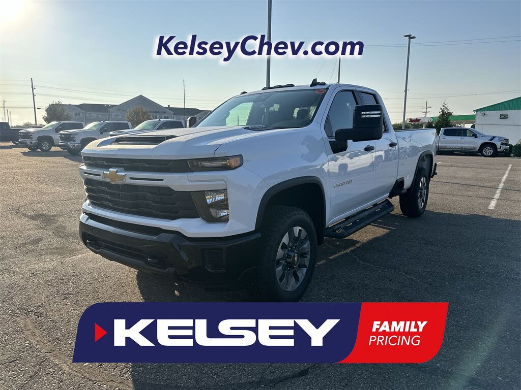 2026 Chevrolet Silverado 2500HD Custom Double Cab 4WD