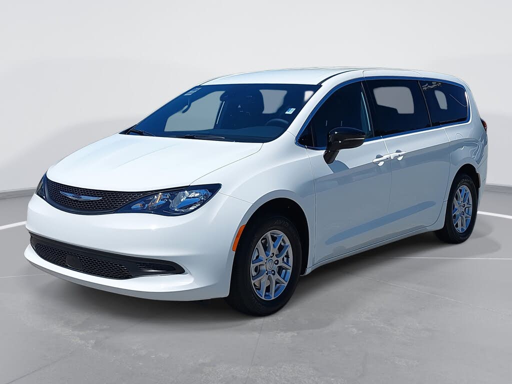 2026 Chrysler Voyager LX FWD