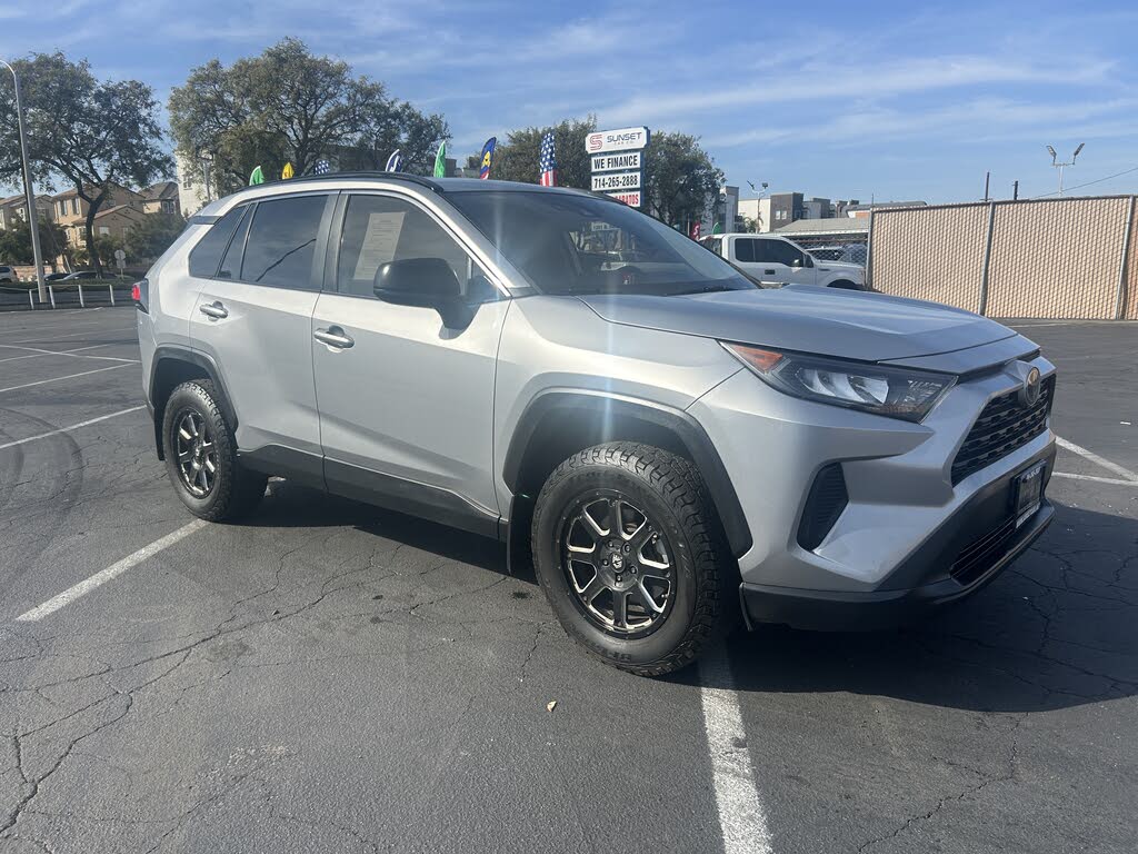 2021 Toyota RAV4 LE FWD