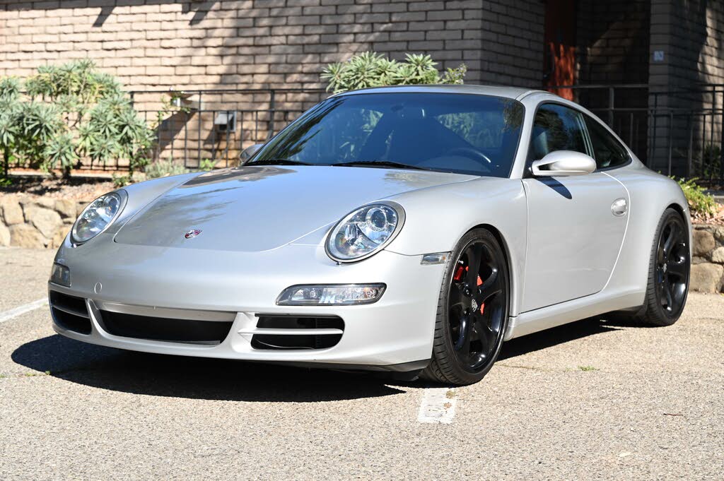 2005 Porsche 911 Carrera Coupe RWD