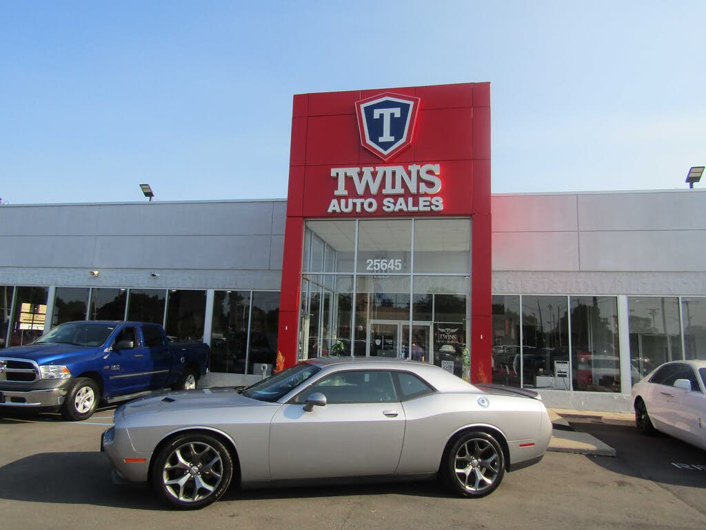 2016 Dodge Challenger SXT RWD