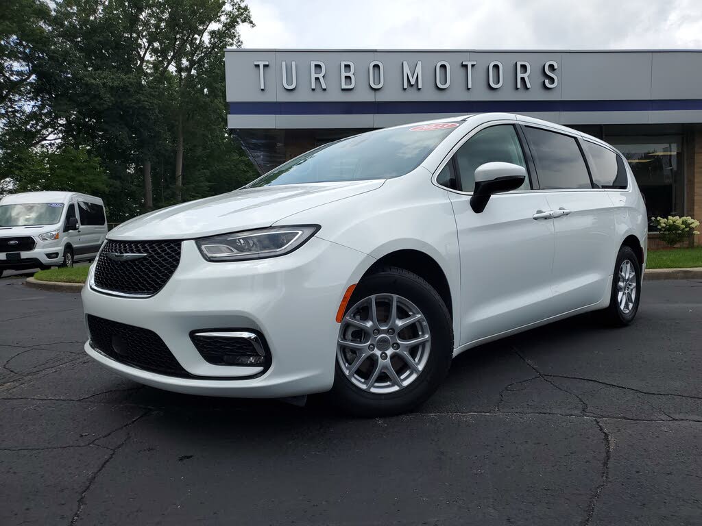 2023 Chrysler Pacifica Touring L FWD