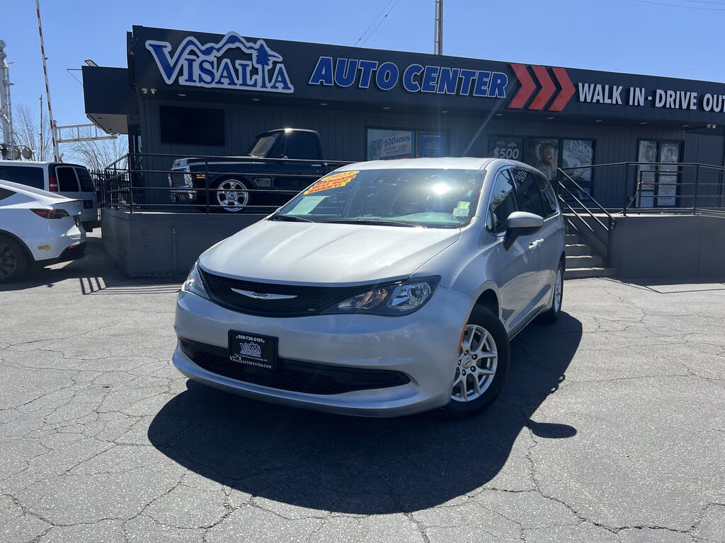 2023 Chrysler Voyager LX FWD