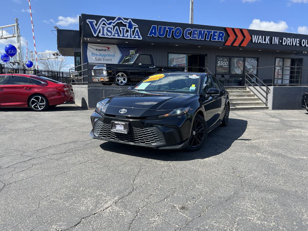 2025 Toyota Camry SE FWD