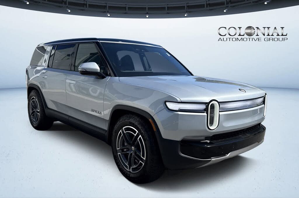 2025 Rivian R1S Adventure Dual Motor AWD