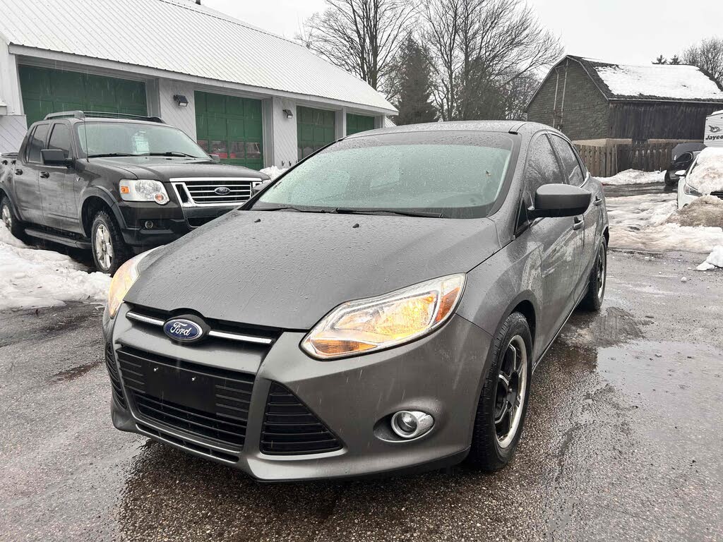 Ford Focus SE 2012