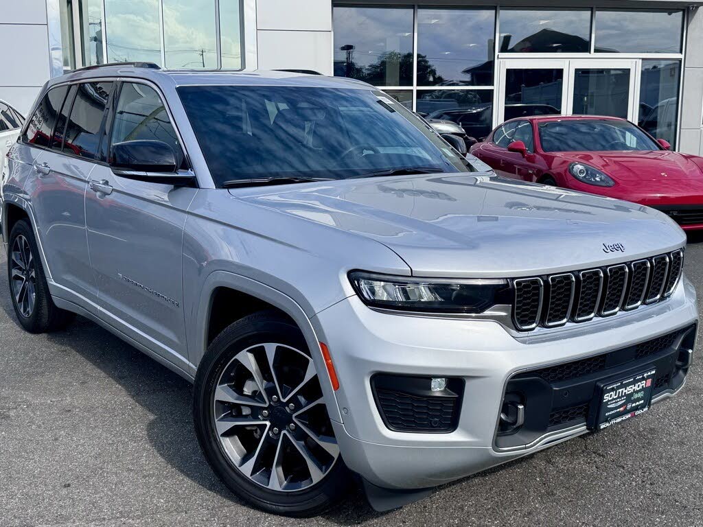 2023 Jeep Grand Cherokee Overland 4WD