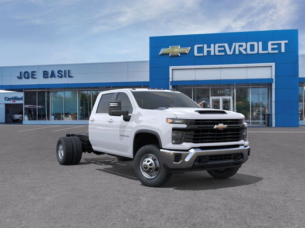 2025 Chevrolet Silverado 3500HD Work Truck Crew Cab LB 4WD