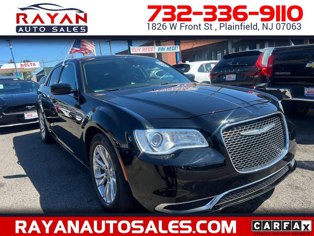 2017 Chrysler 300 Limited RWD