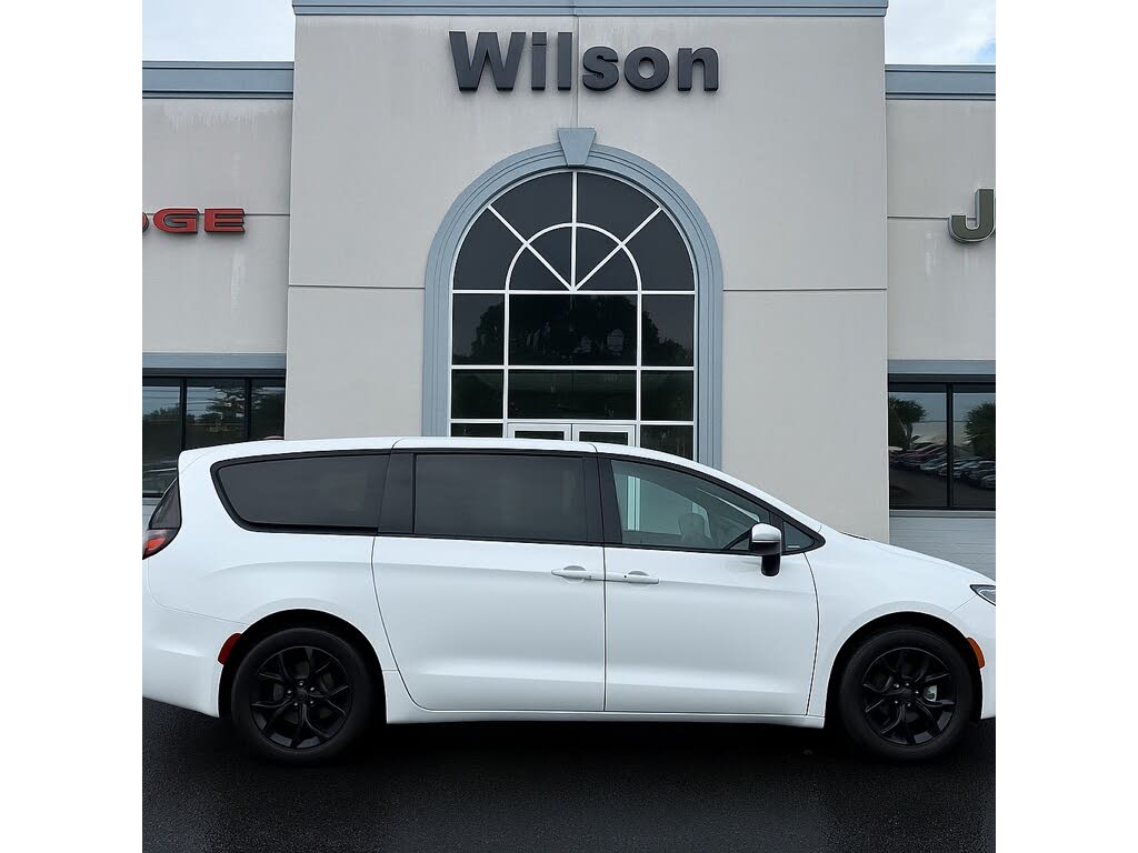 2026 Chrysler Pacifica Select FWD