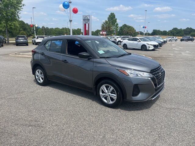 2025 Nissan Kicks Play S FWD