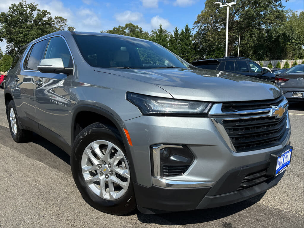 2023 Chevrolet Traverse LS AWD