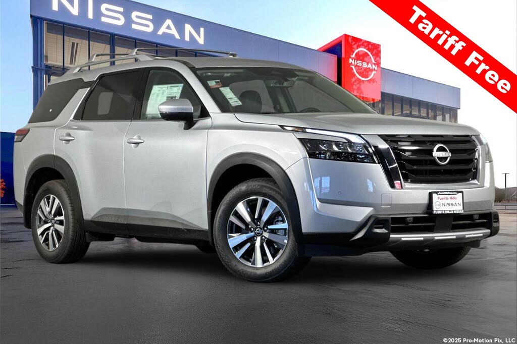 2025 Nissan Pathfinder SL FWD