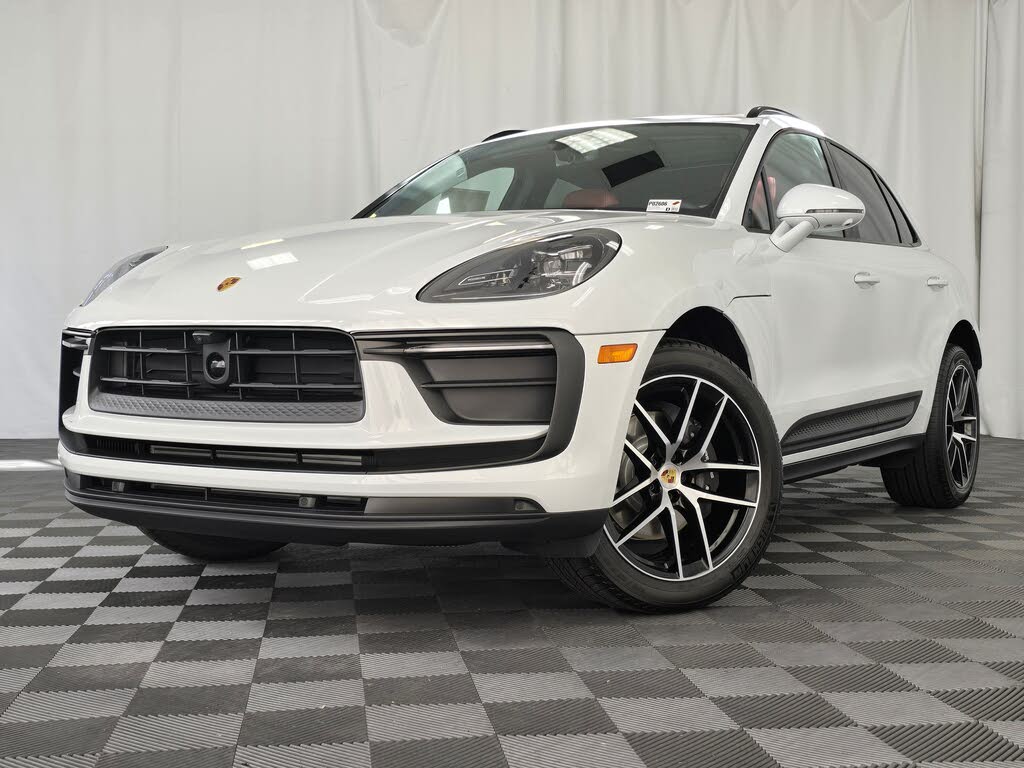 2026 Porsche Macan AWD