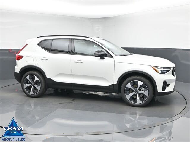 2026 Volvo XC40 B5 Plus AWD