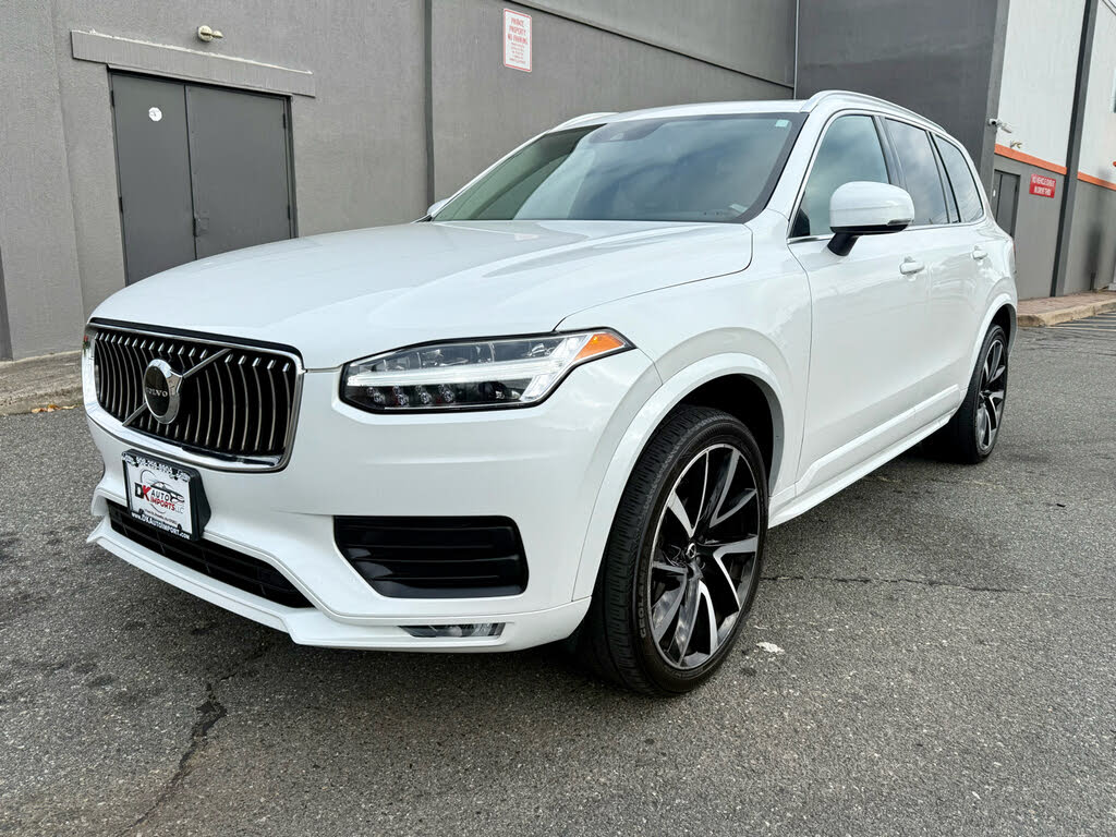 2020 Volvo XC90 T6 Momentum 6-Passenger AWD