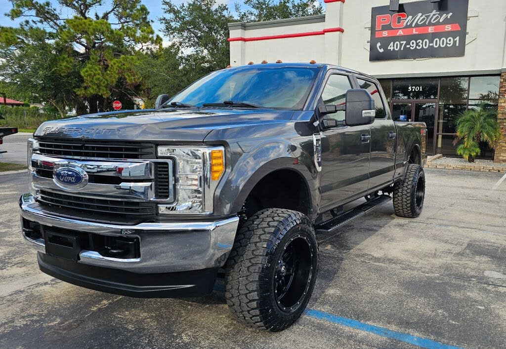 2017 Ford F-250 Super Duty XLT Crew Cab 4WD
