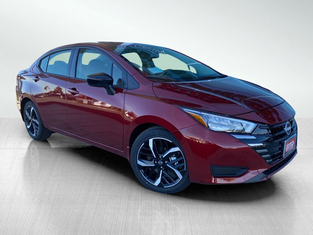 2025 Nissan Versa SR FWD