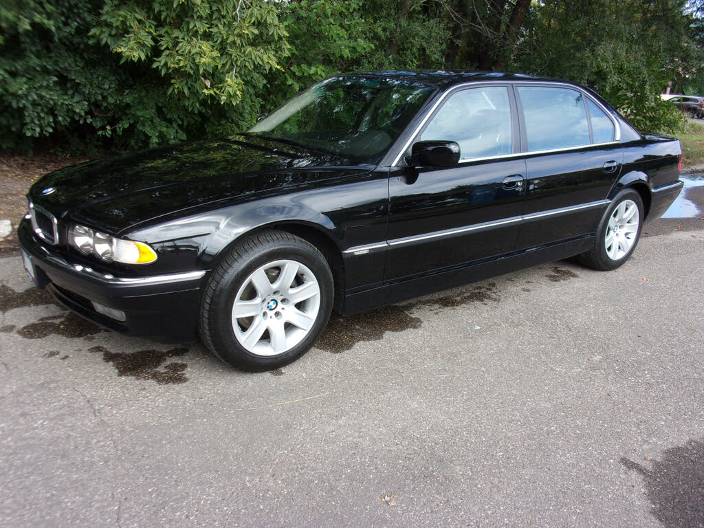 2001 BMW 7 Series 740iL RWD