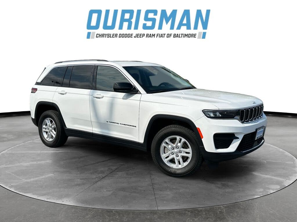 2023 Jeep Grand Cherokee Laredo 4WD