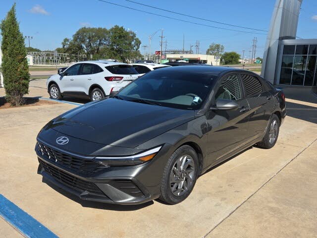 2024 Hyundai Elantra SEL FWD