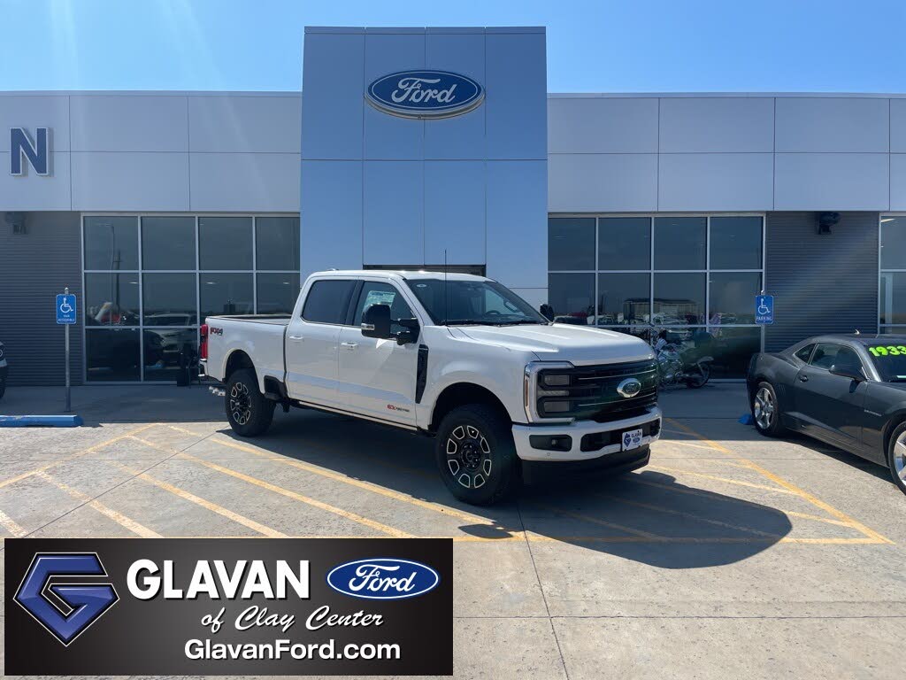 2026 Ford F-350 Super Duty Platinum Crew Cab 4WD