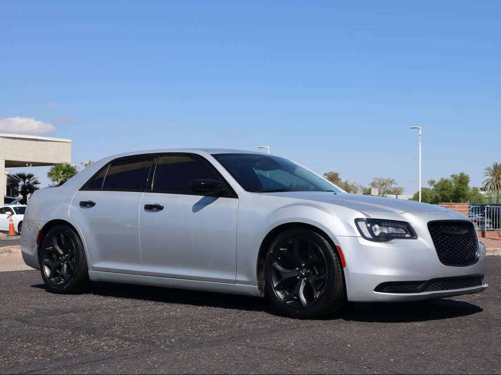 2022 Chrysler 300 Touring RWD