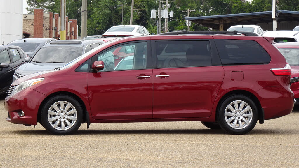 2017 Toyota Sienna Limited 7-Passenger FWD