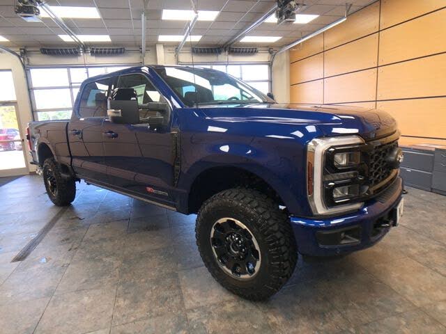 2026 Ford F-350 Super Duty Lariat Crew Cab 4WD