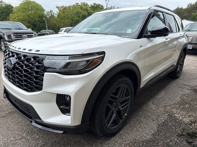 2025 Ford Explorer ST-Line RWD