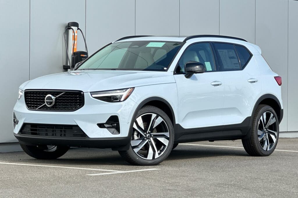 2026 Volvo XC40 B5 Ultra AWD