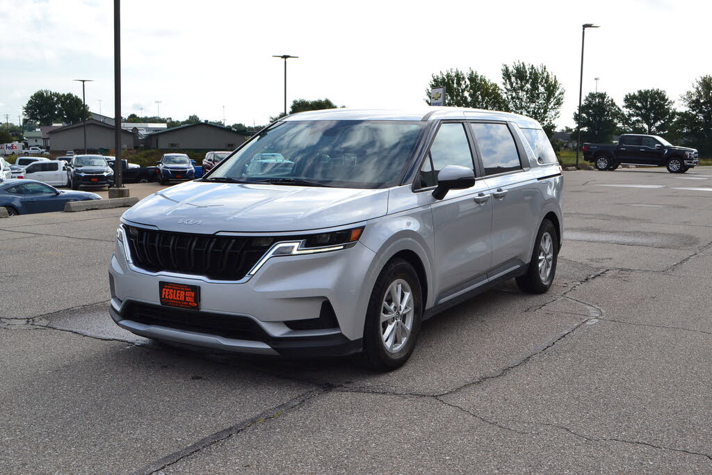 2022 Kia Carnival LX FWD