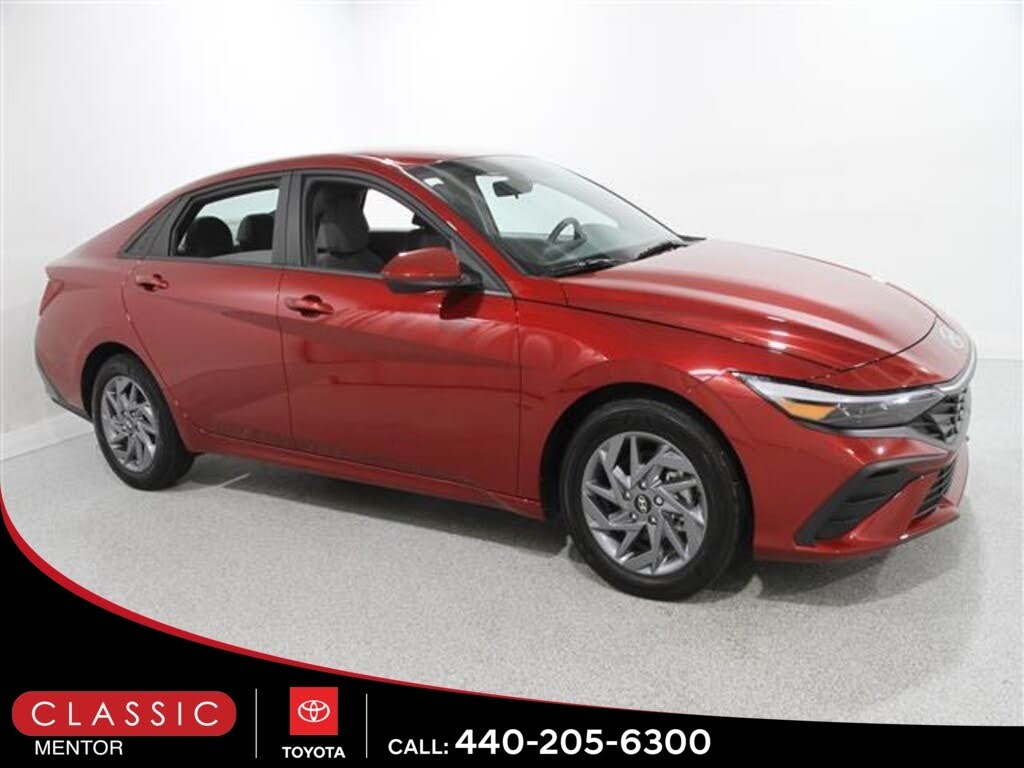 2024 Hyundai Elantra SEL FWD