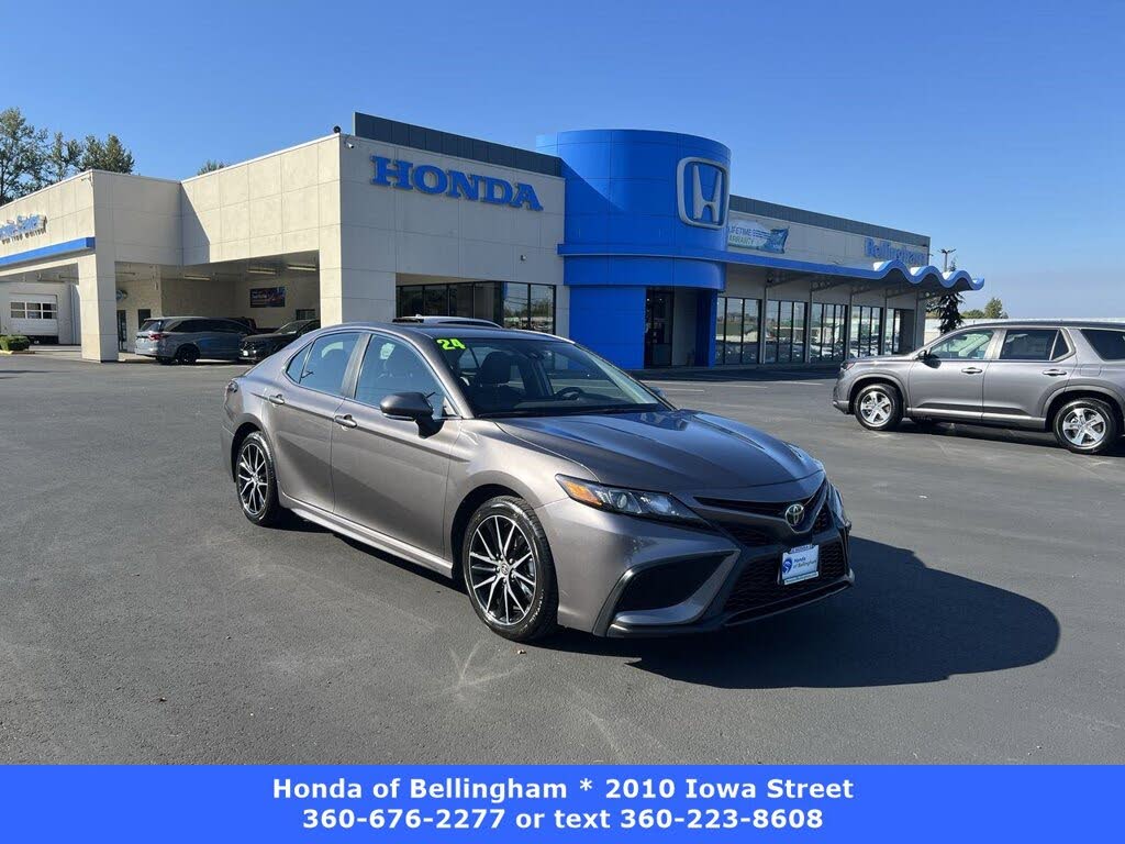 2024 Toyota Camry SE FWD