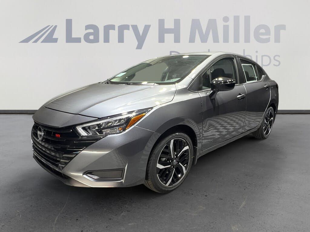 2025 Nissan Versa SR FWD