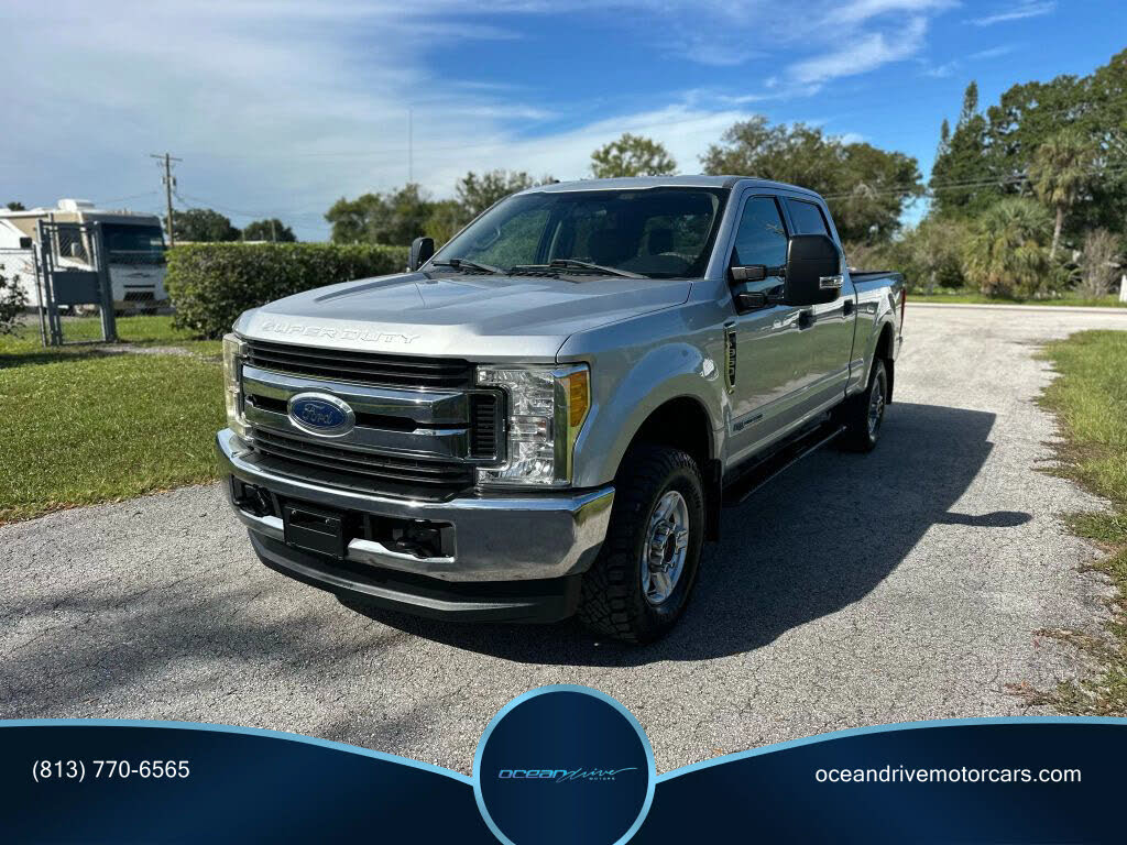 2017 Ford F-350 Super Duty Platinum Crew Cab 4WD